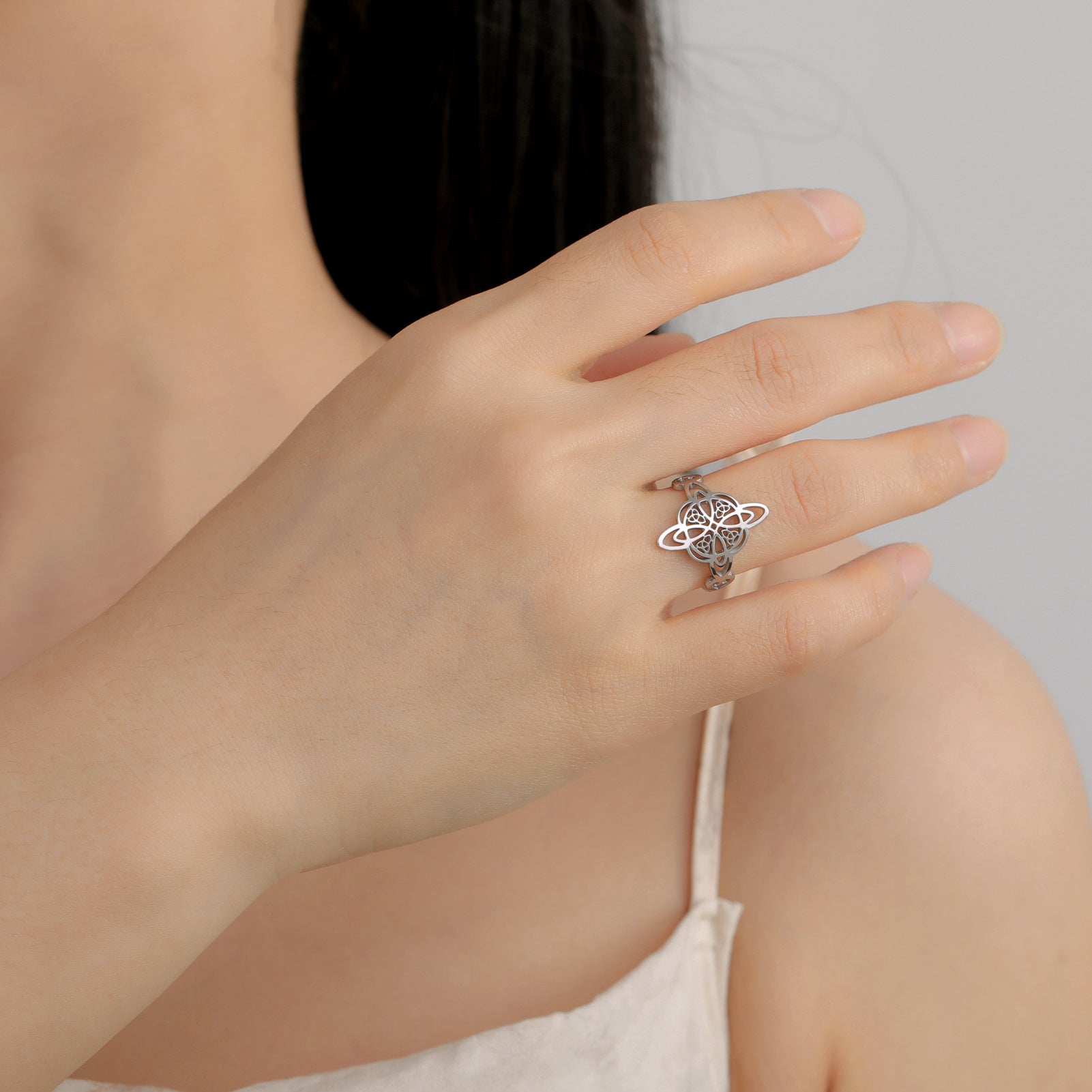 Cut Titanium Steel Witch Knot Men And Women Stainless Steel Ring