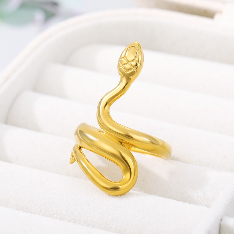 Serpentine stainless steel ring