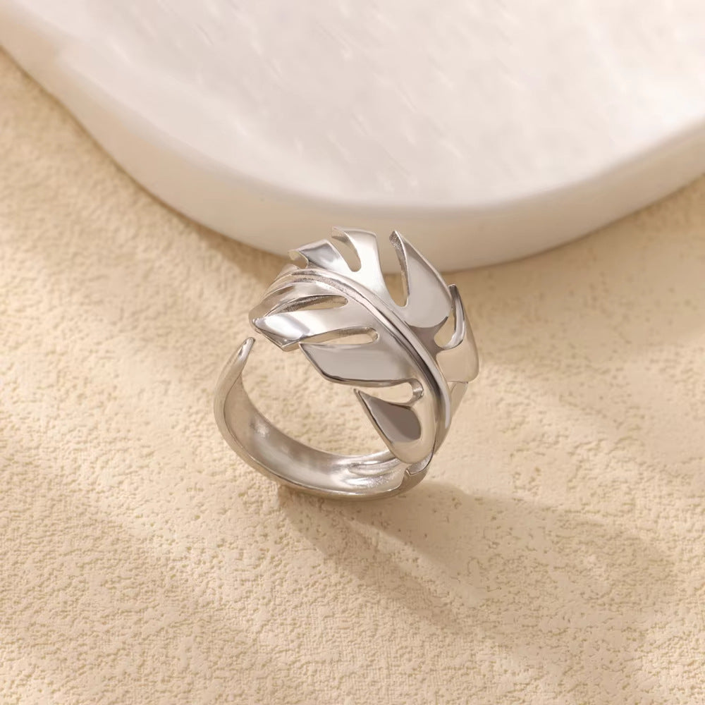18K Gold Stainless Steel Fashionable Lip Shaped Flower Ring - Beauty Accessories