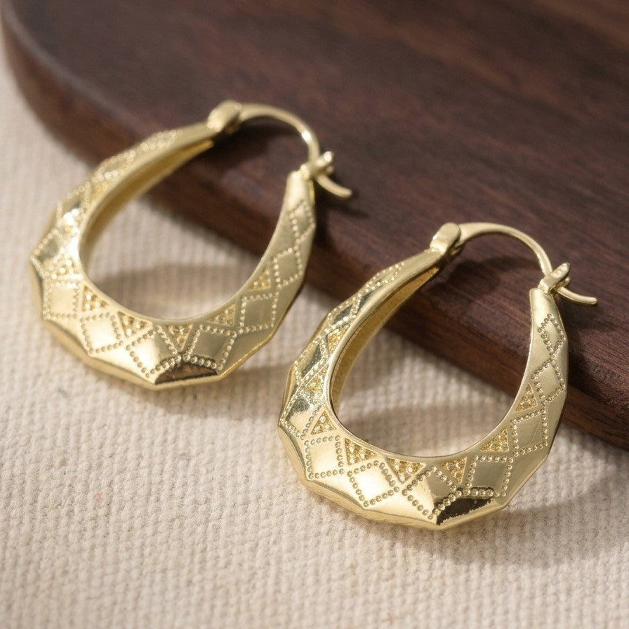 Women's Geometric Carved Oval Hoop Earrings - Beauty Accessories