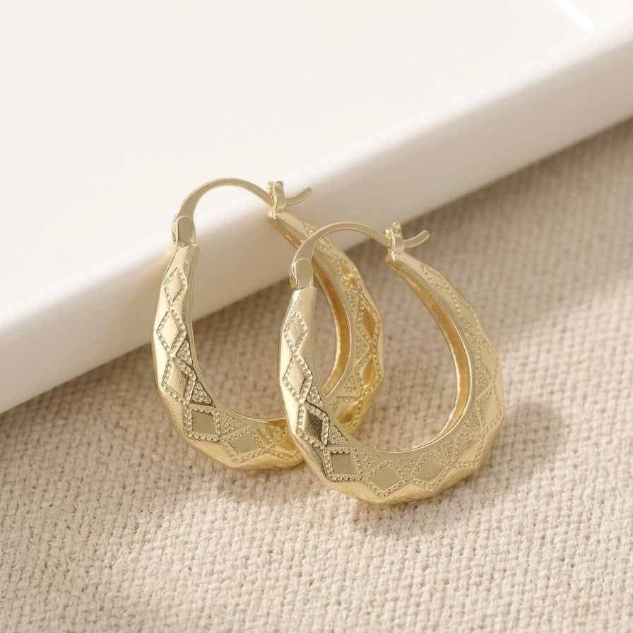 Women's Geometric Carved Oval Hoop Earrings - Beauty Accessories
