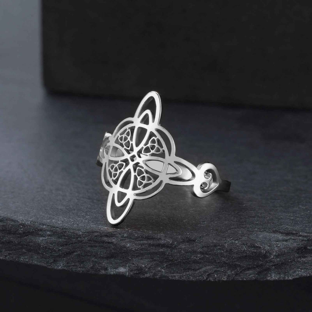 Cut Titanium Steel Witch Knot Men And Women Stainless Steel Ring